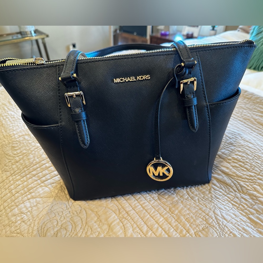 Michael Kors Charlotte Large Top Zip Tote